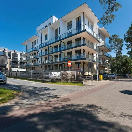 Stylowy Z Klimatyzacja I Parkingiem Blisko Plazy By Renters Apartment